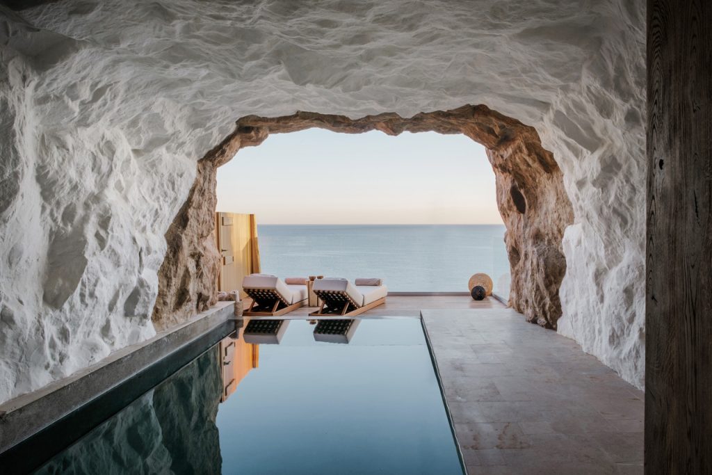 Acro Suites