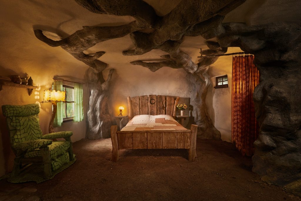 Shrek's bedroom
