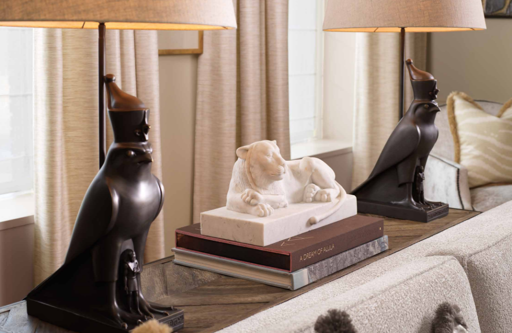 Horus table lamp / Eichholtz