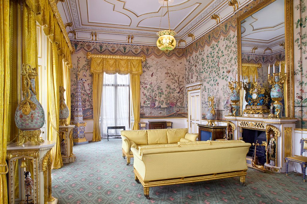 The yellow drawing room. Photography: Peter Smith / Buckingham Palace