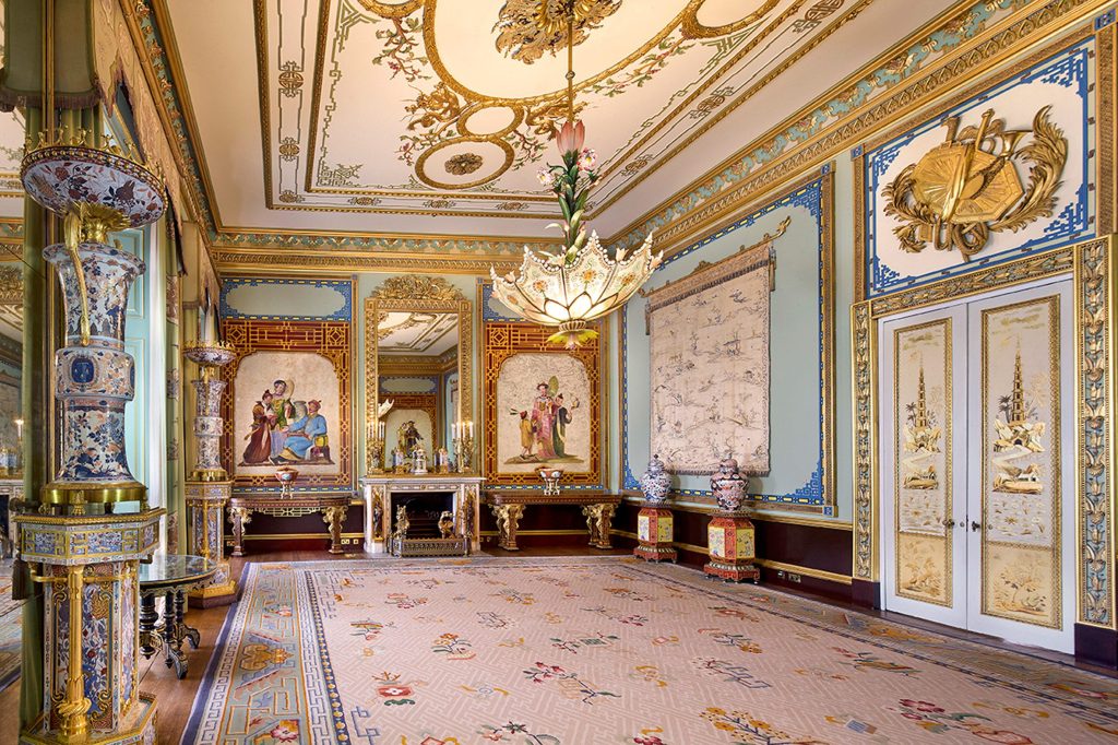 The centre room. Photography: Peter Smith / Buckingham Palace