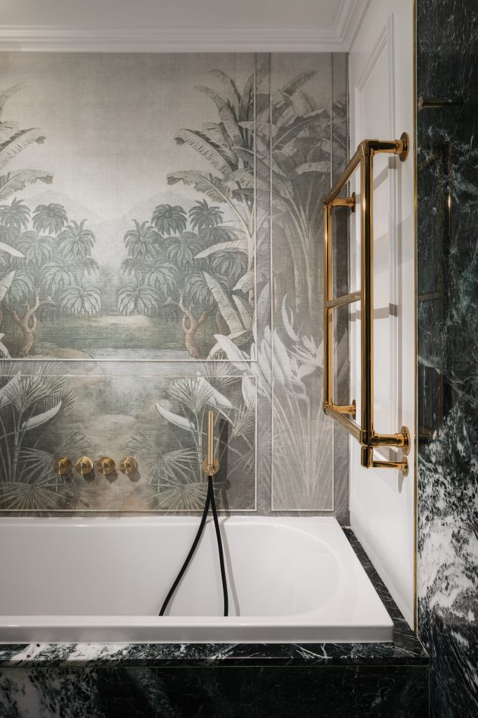 Marble bathroom interior. Photography: Ramon Portelli