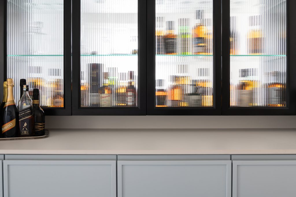 Bar area in a minimalist kitchen