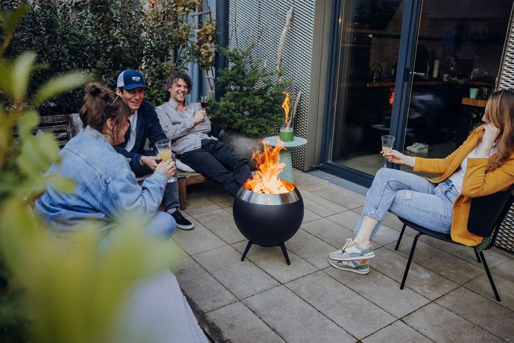 Moon outdoor fire pit by Hofats