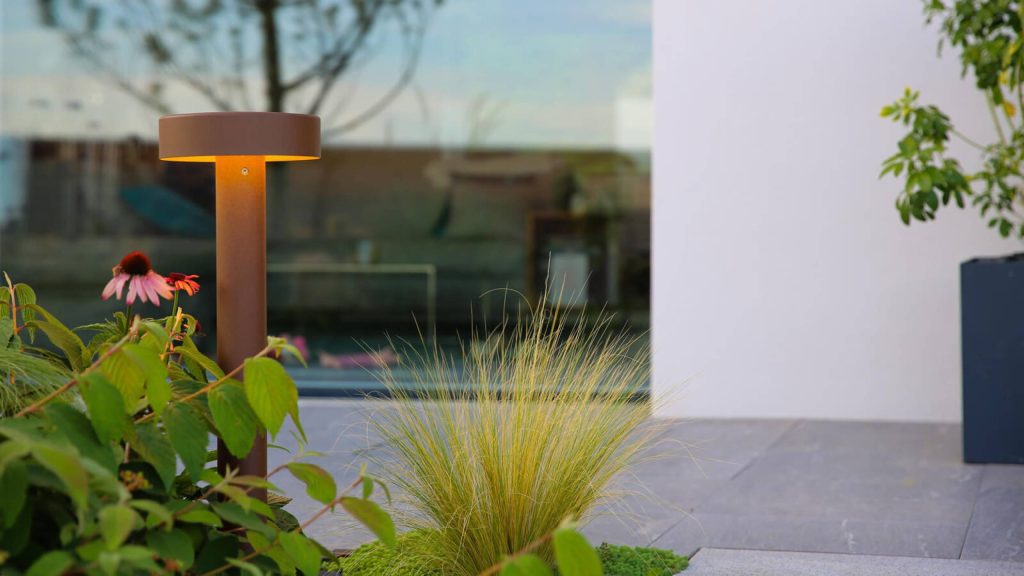 Bond Pro Bollard by Linea Light Group