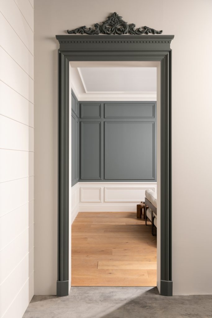 The New Classics collection includes cornice mouldings, wall mouldings, skirting, door frame and decorative elements
