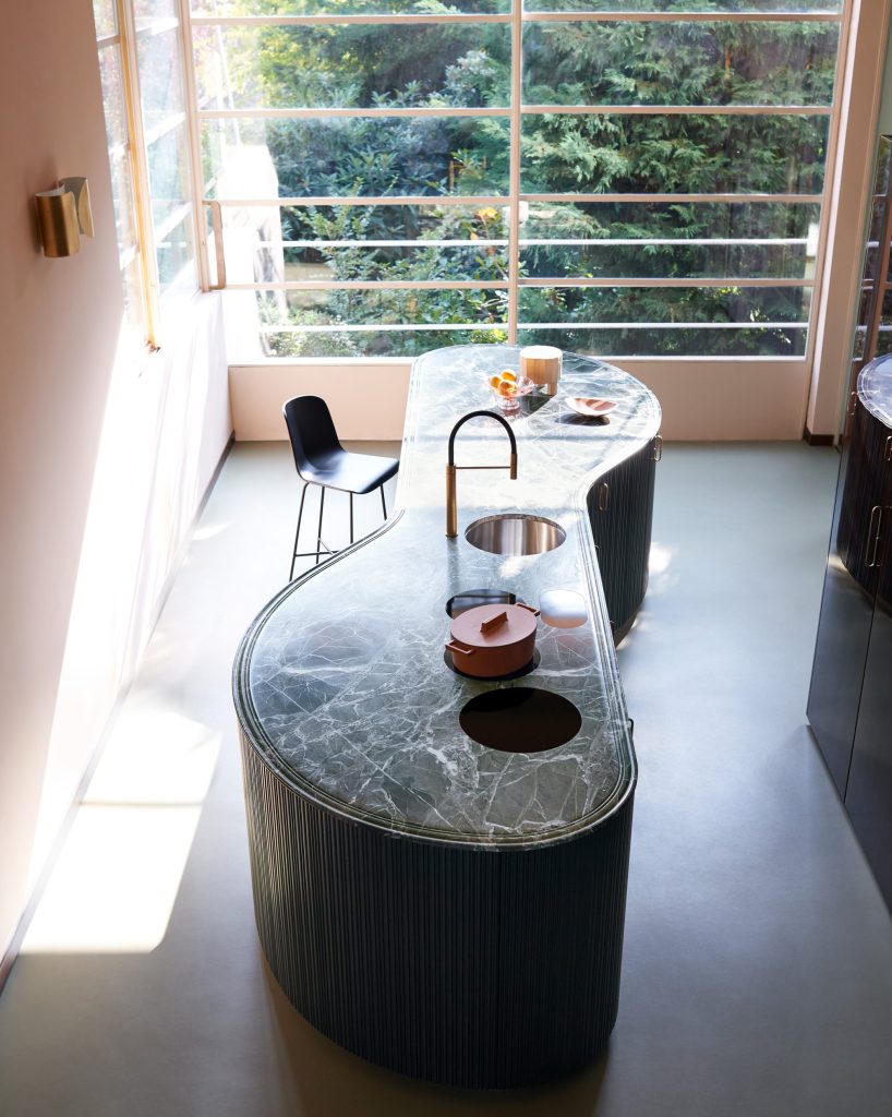 Tangram kitchen by Cesar