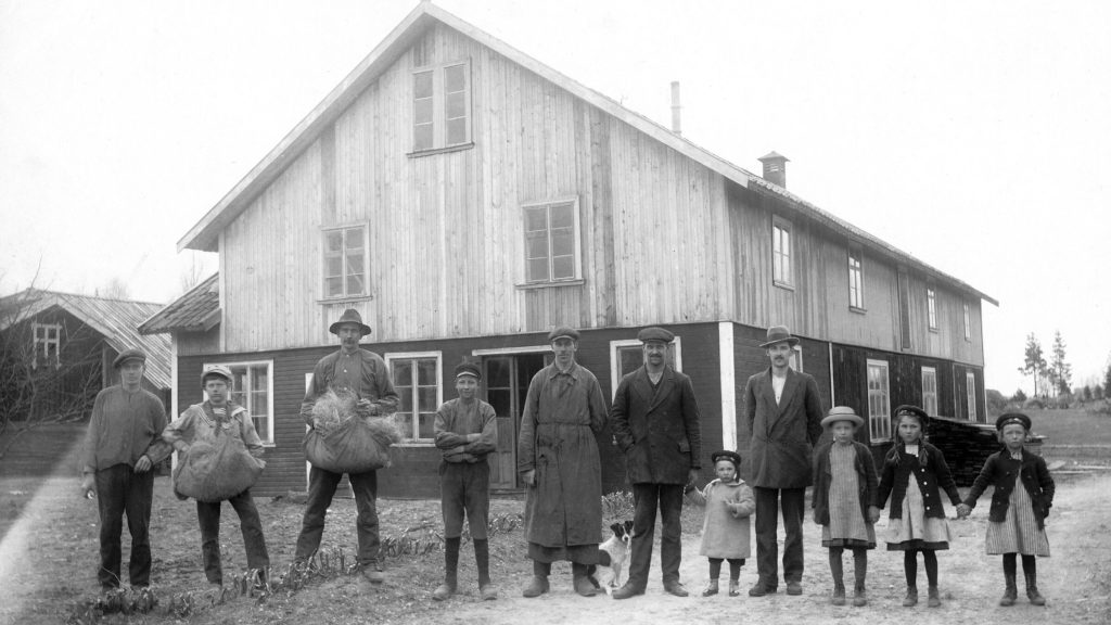 Hastens, a six-generation family company, was founded by Pehr Adolf Janson