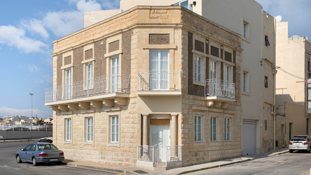 B Bugia House